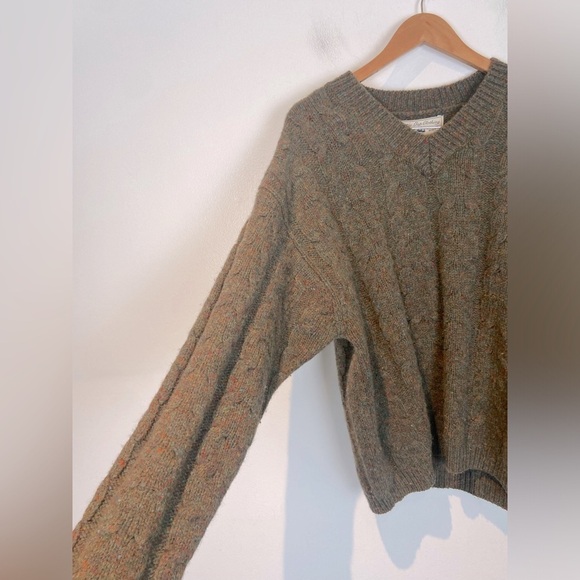 Authentic Gap Clothing Men's Wool Sweater Size L Cable Knit V-Neck Fisherman Y2K - Picture 2 of 9